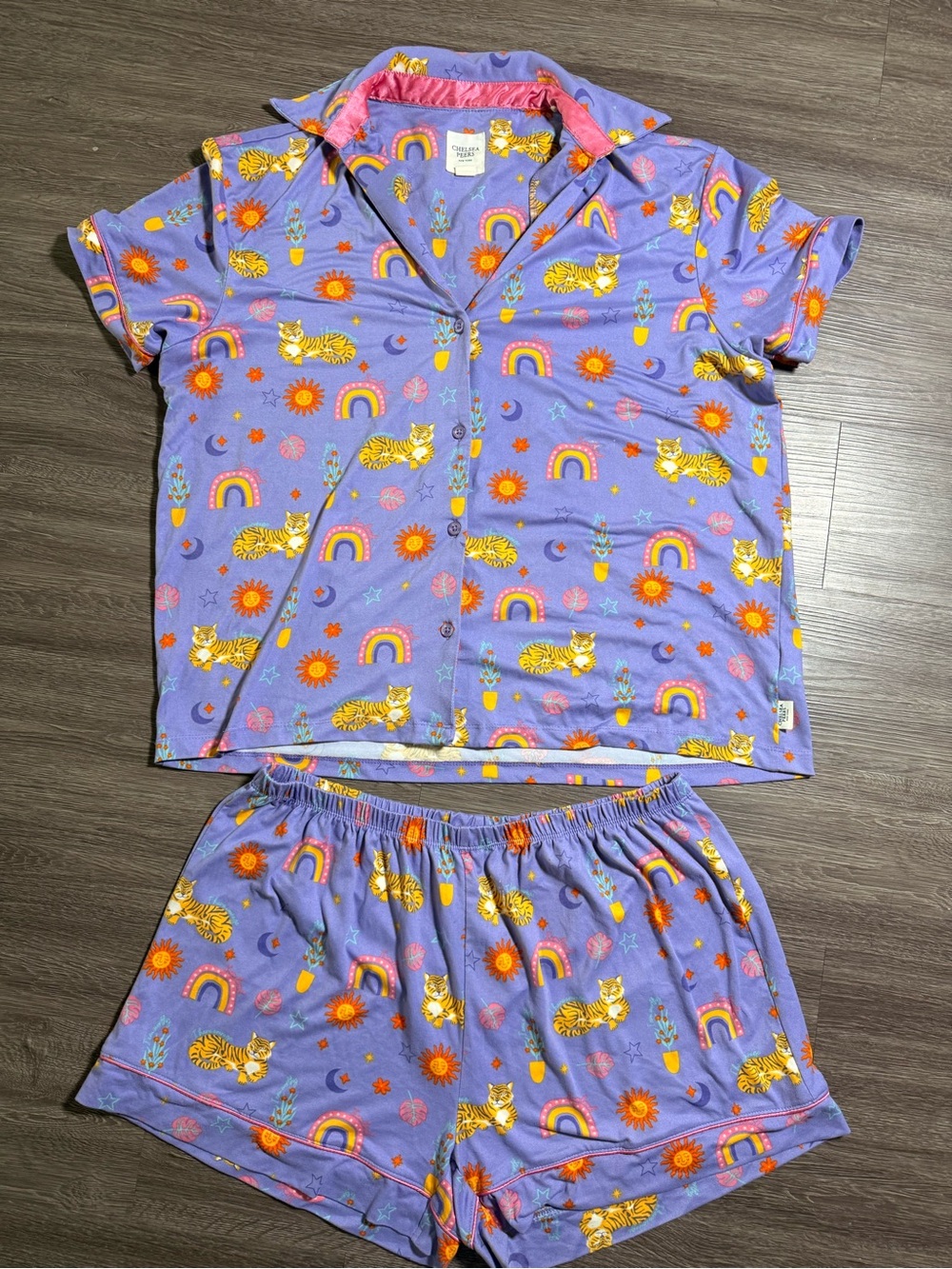 The wellness project x Chelsea Peers purple tiger rainbow print pj set size m